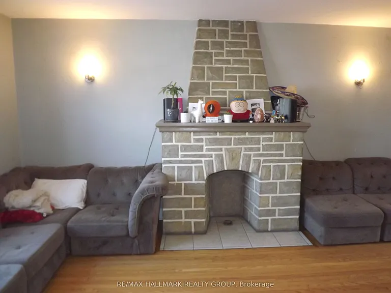 568 Gladstone Ave — Photo 10