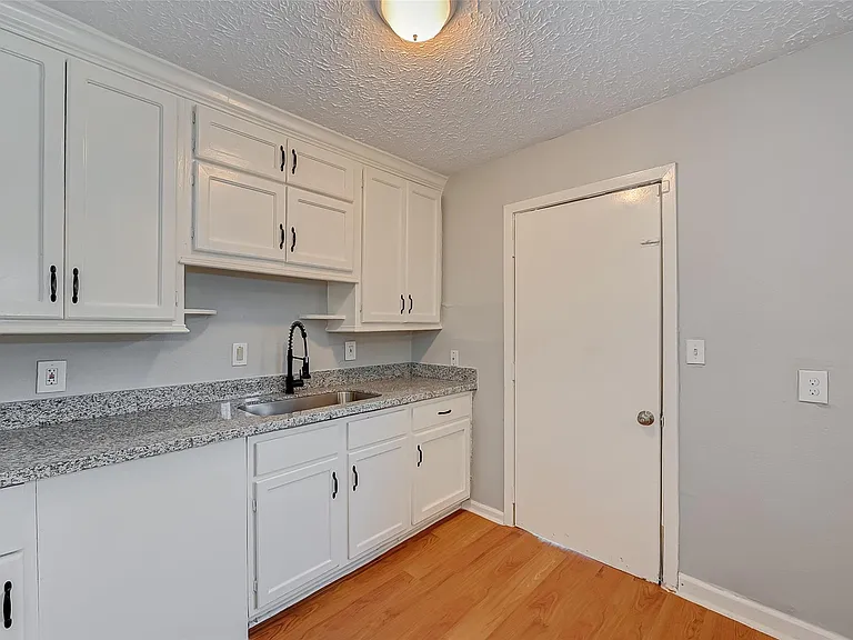 7946 Jutland Rd — Photo 9