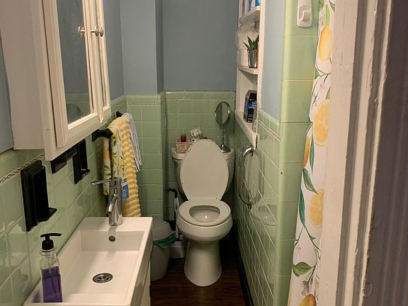 2nd image of 25 Tileston St APT 2