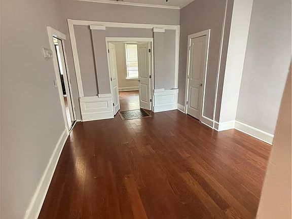 3rd image of 1041 Lehigh St