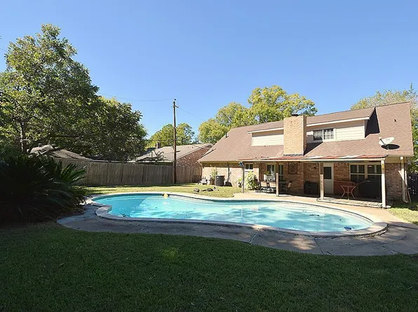 12323 Brandywyne Dr, Houston, TX 77077