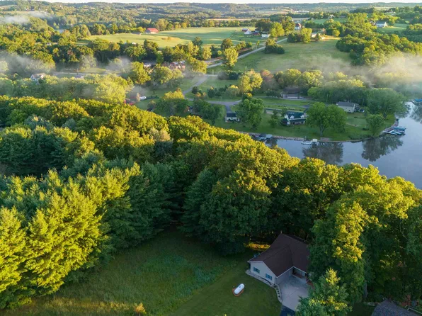 E4774 E Redstone Dr, La Valle, WI 53941