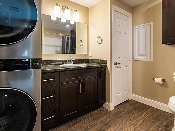 3rd image of 3730 Boettcher Dr #1007