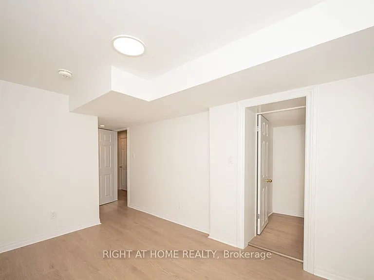 35 Echoridge Dr #BASEMENT — Photo 24