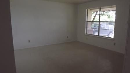 5th image of 424 E Robertson Ave