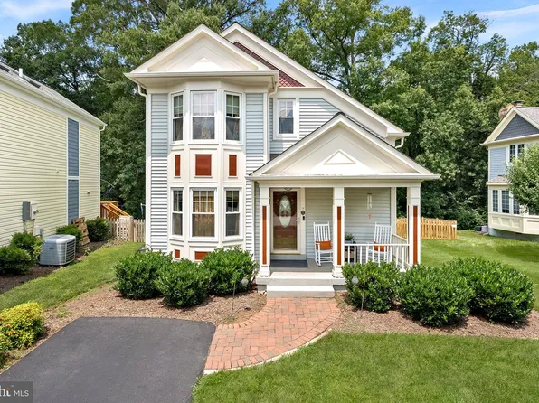 11 Ferguson Ct, Sterling, VA 20165