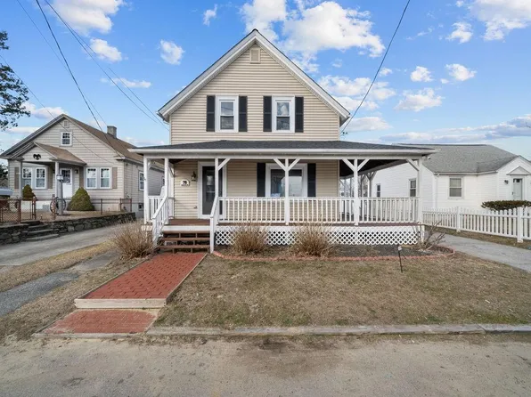 70 Hoppin Ave E, Riverside, RI 02915