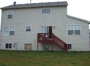 666 Providence Ln, Lindenhurst, IL 60046