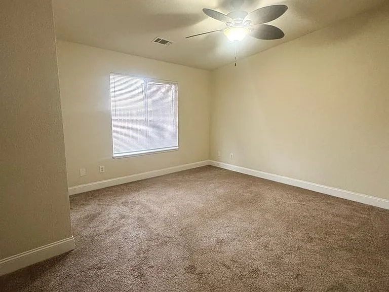 1040 Michael Ln — Photo 13