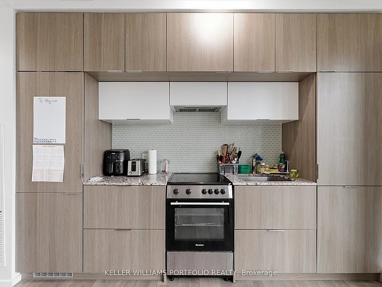 159 Dundas St E #1005 — Photo 11