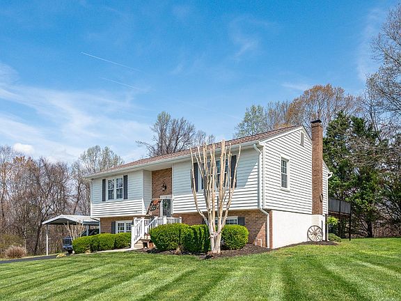 2nd image of 1136 Coolbrook Rd