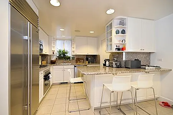 Rented by essential NEW YORK Real Estate | media 33