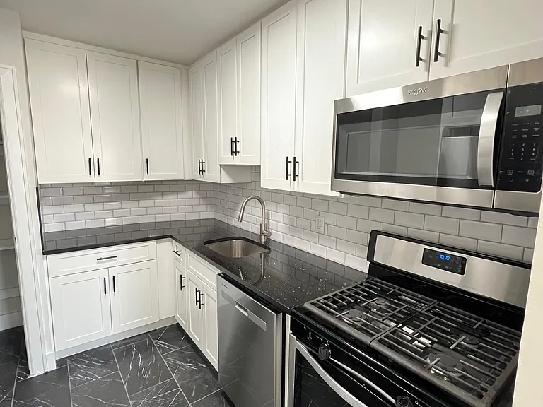 48 Bright St #4 — Photo 10