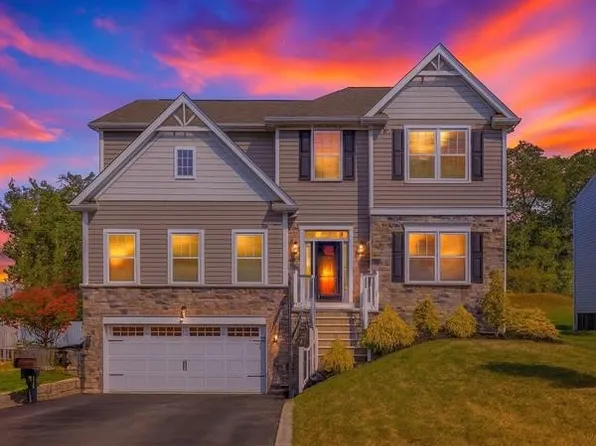 110 Multiflora Dr, Canonsburg, PA 15317