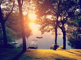 1785 Ridge Rd, White Lake, MI 48383