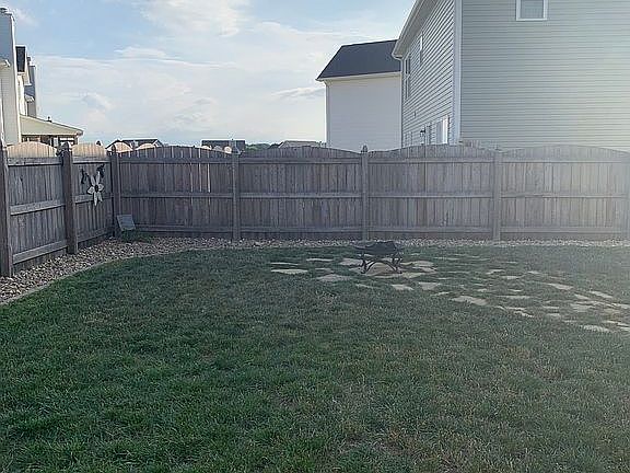 5th image of 2613 Farmhouse Dr
