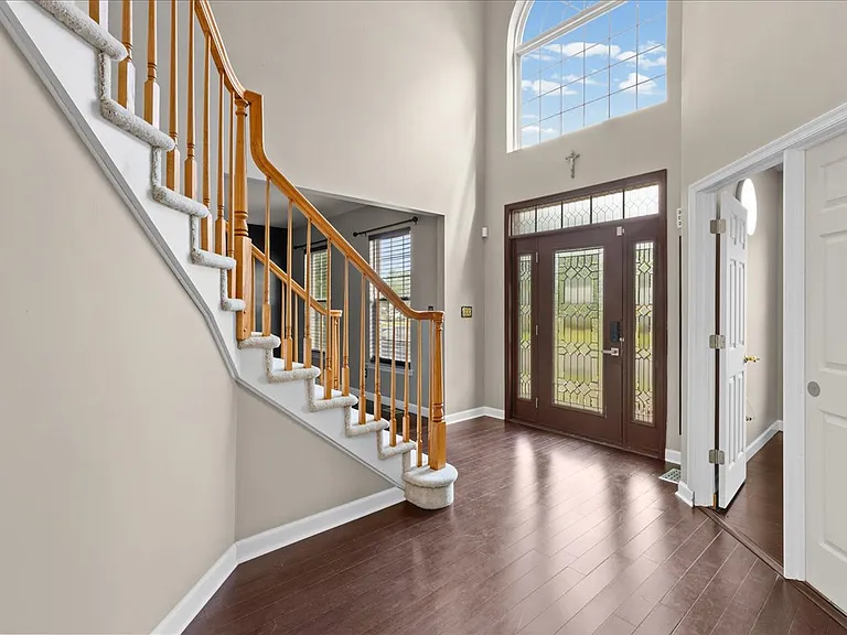 49 Equestrian Dr — Photo 4