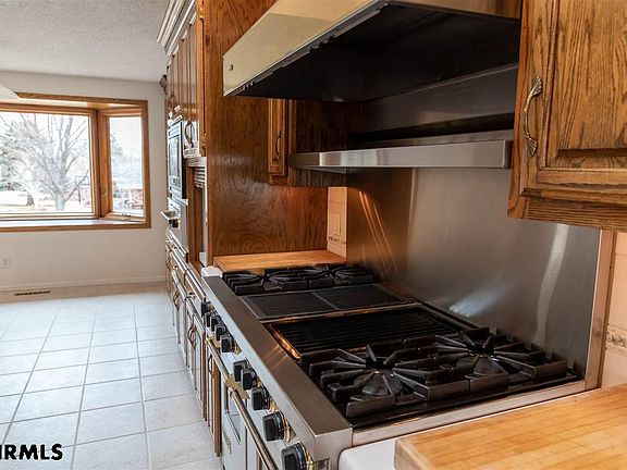 4th image of 1412 Idlewyld Dr