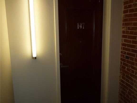 3rd image of 1720 Chouteau 107