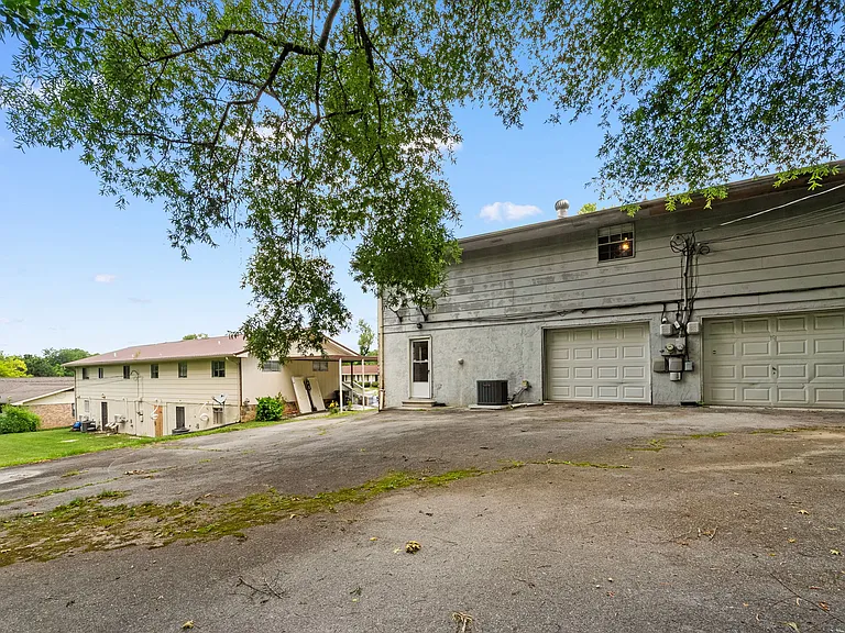 7164 Holland Ln — Photo 35