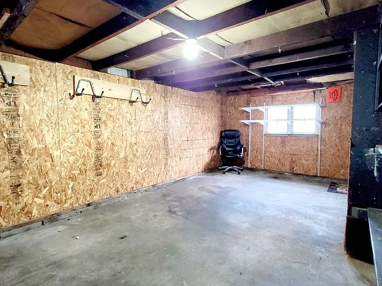1202 W 7th St — Photo 6
