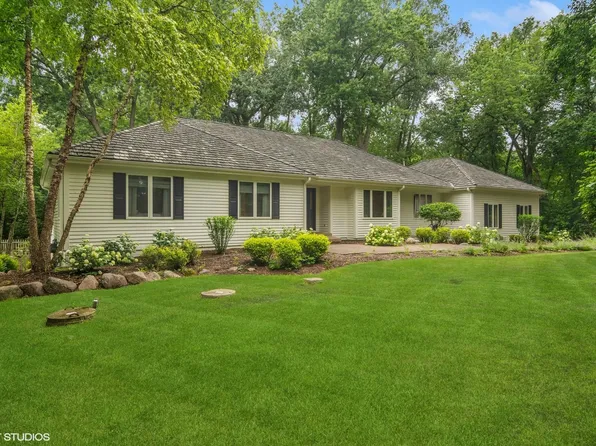 23970 N Gabriel Dr, Lake Zurich, IL 60047