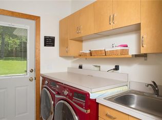 15 Strawberry Hill Rd, Pawling, NY 12564