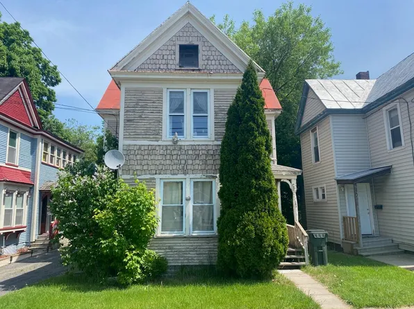 17 Fort Covington St, Malone, NY 12953