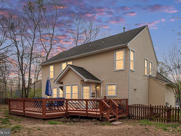4th image of 5021 Queensbury Cir
