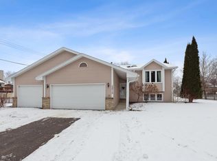 13715 Sunset Trl, Minneapolis, MN 55441