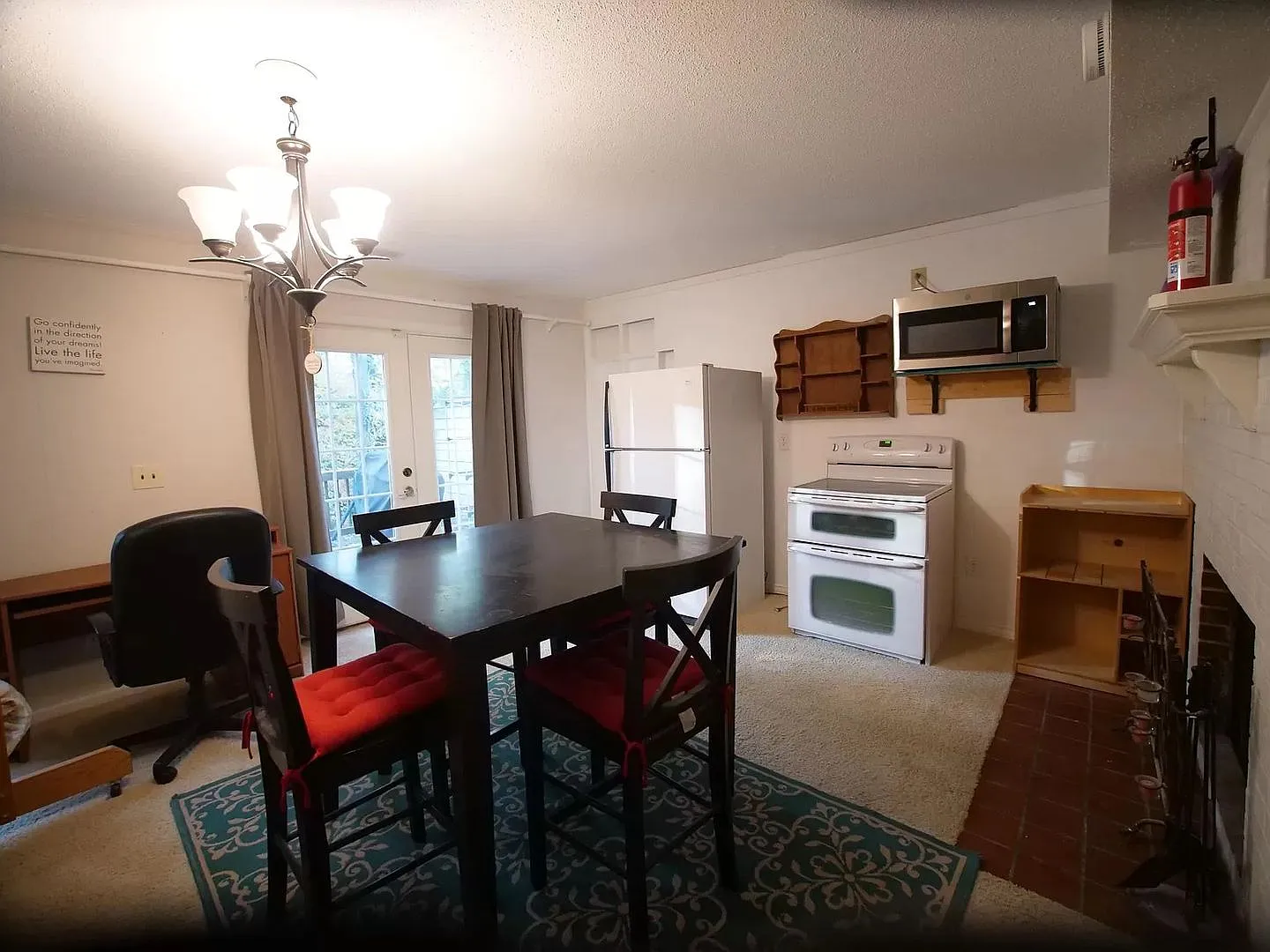 Studio Apartment for Rent at Dixon Dr — Photo 3
