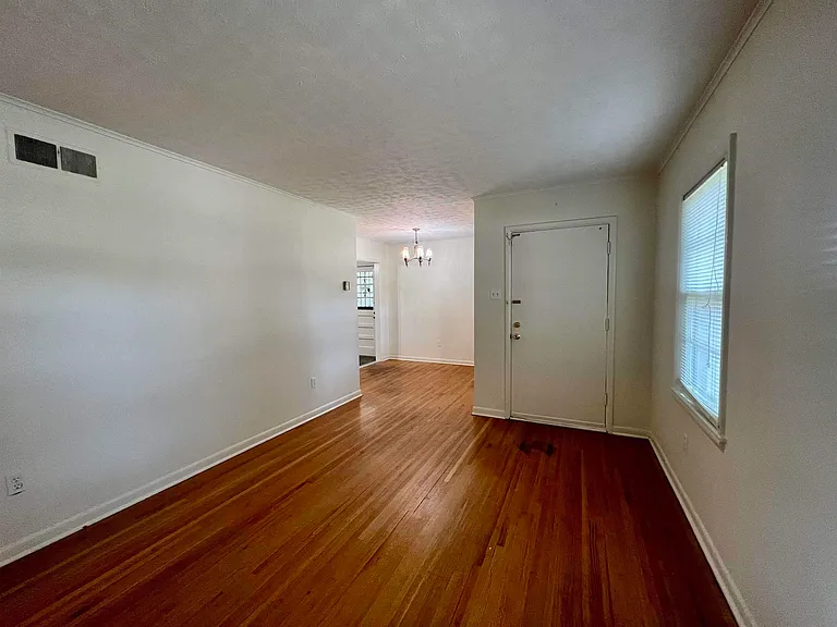1384 Woodston Rd — Photo 9