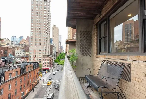 Rented by Mossanen Group | media 23