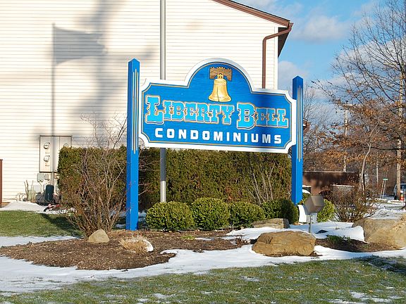2nd image of 17347 Independence Ct #11C