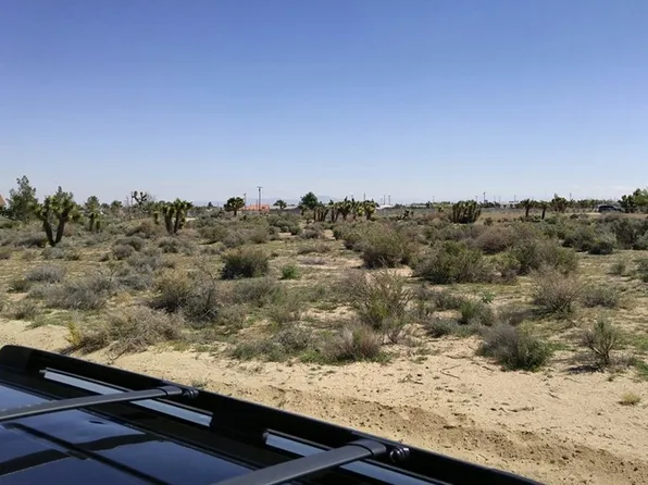 10727 Eaby Rd, Phelan, CA 92371