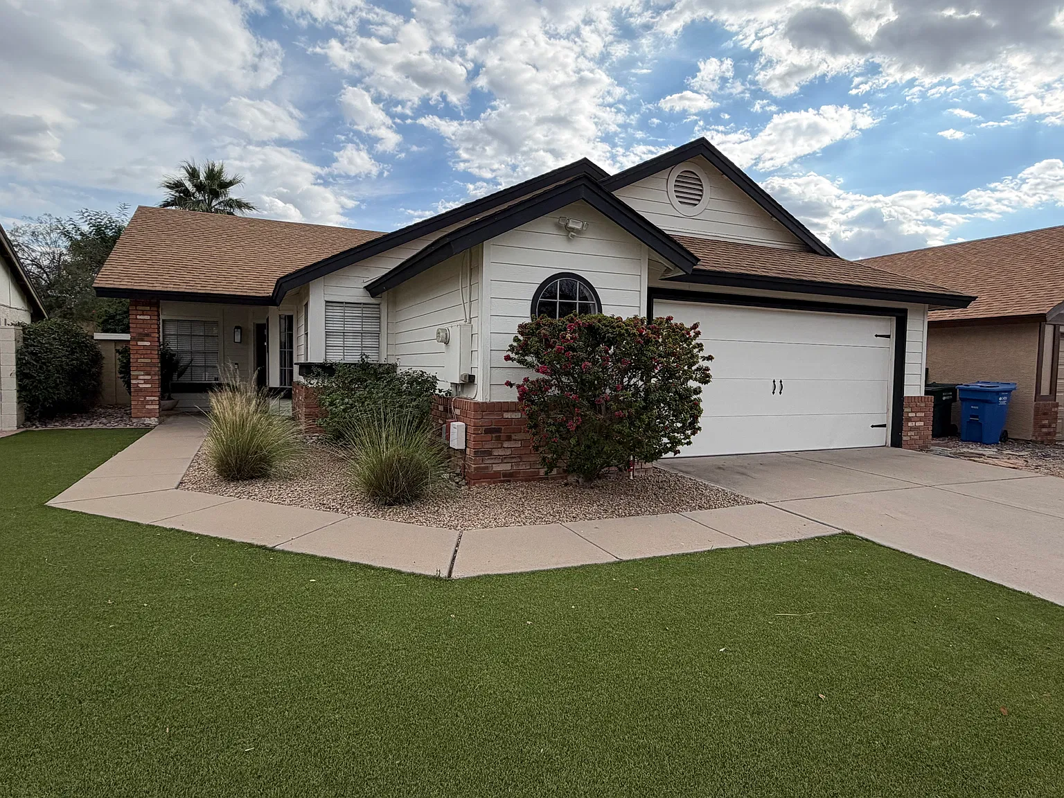 E Whitney Ln, Phoenix — Photo 1