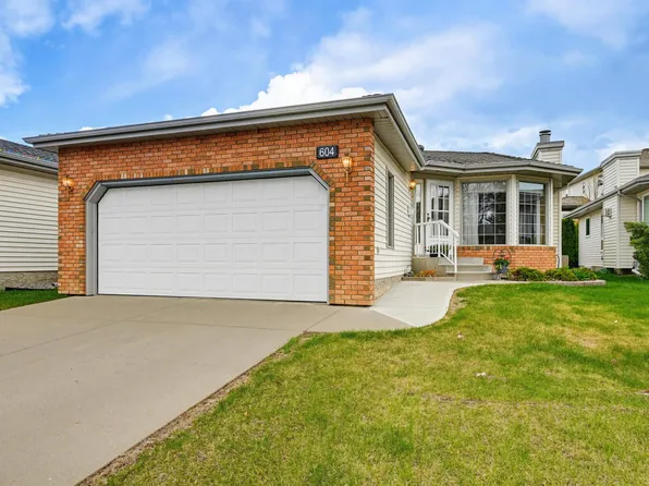 604 Revell Wynd NW, Edmonton, AB T6R 2H9