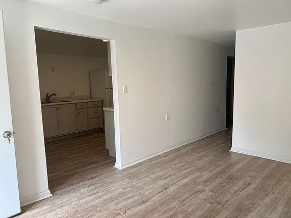 3rd image of 3105 Avenue V