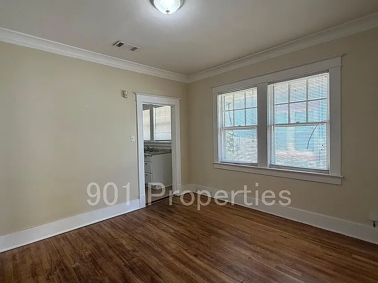 1055 S Cox St — Photo 13