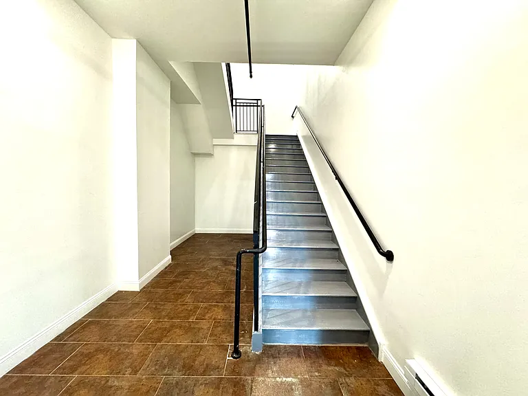 4077 Lancaster Ave #311-R — Photo 37