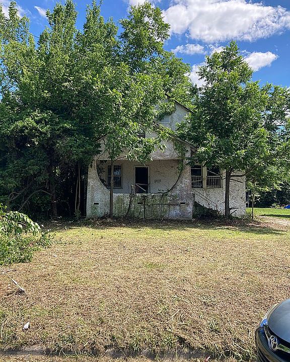 1st image of 676 Heard Ave