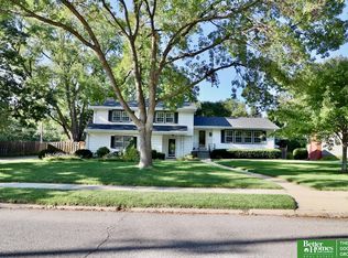 9524 Grover St, Omaha, NE 68124