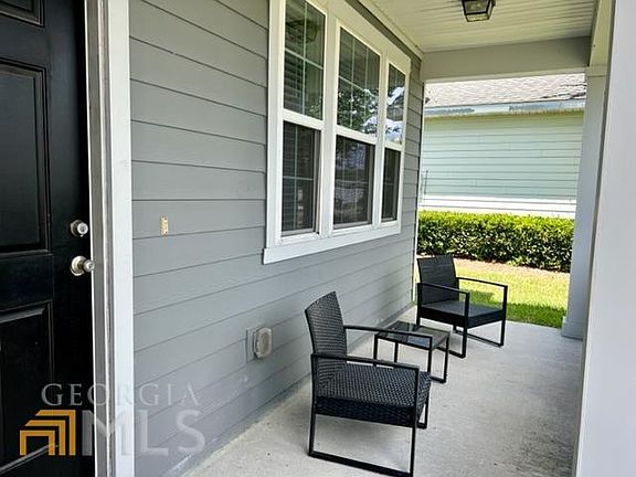 3rd image of 106 Paradise Ct