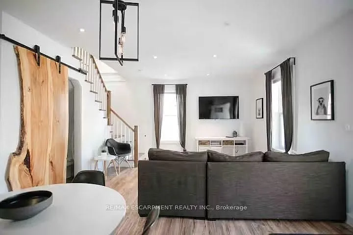426 Wilson St E #1 — Photo 15