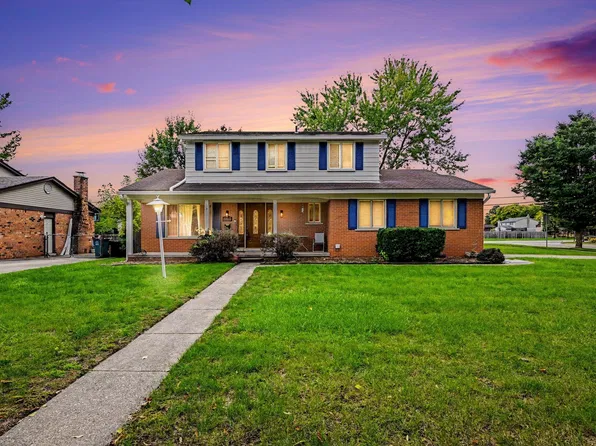 2320 Greensboro Dr, Troy, MI 48085