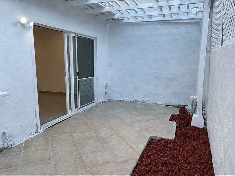 3916 Caminito Patricia — Photo 4