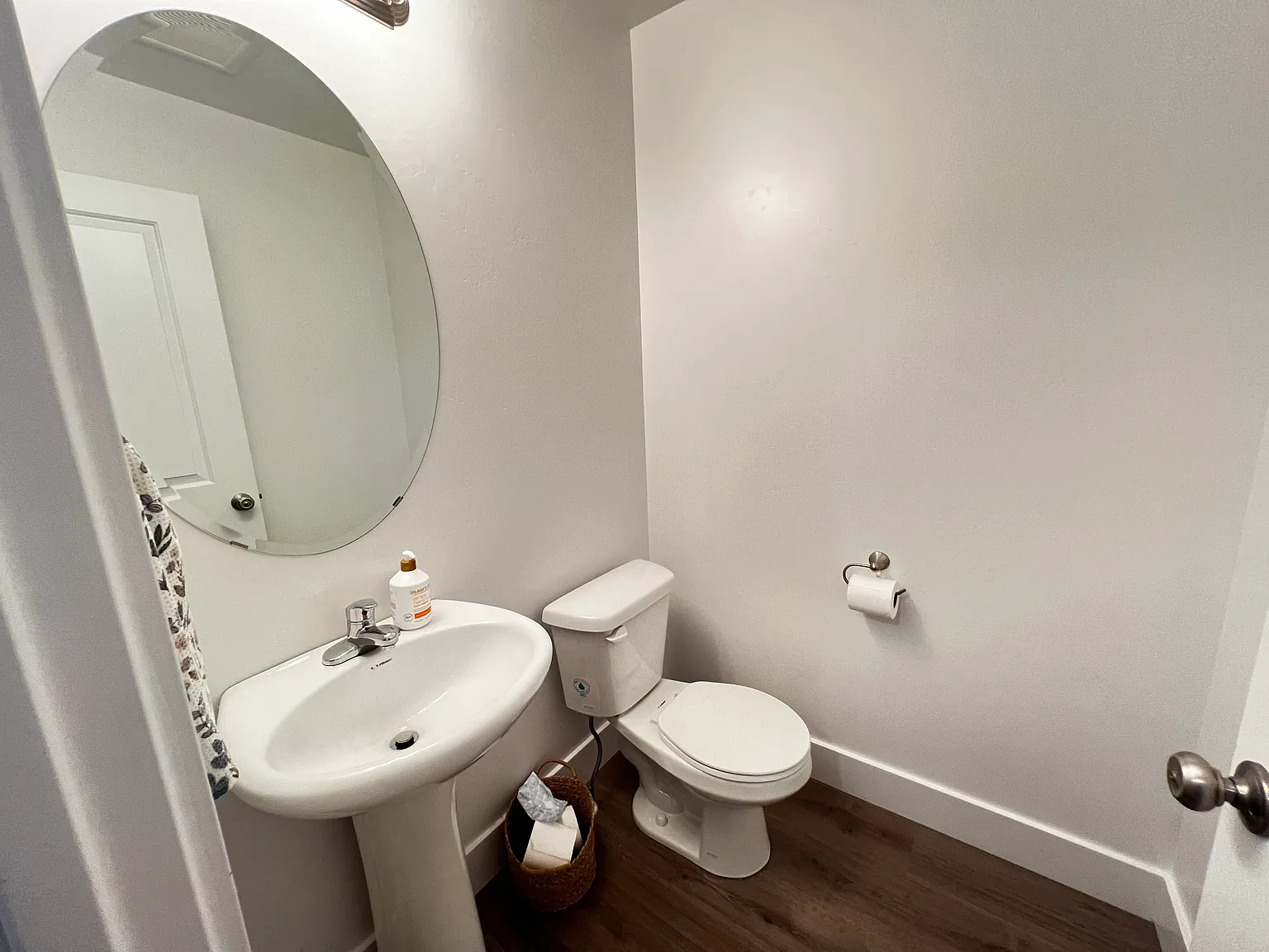 4 bed, 2.5 bath, 2450 sqft, $2,450 — Photo 4