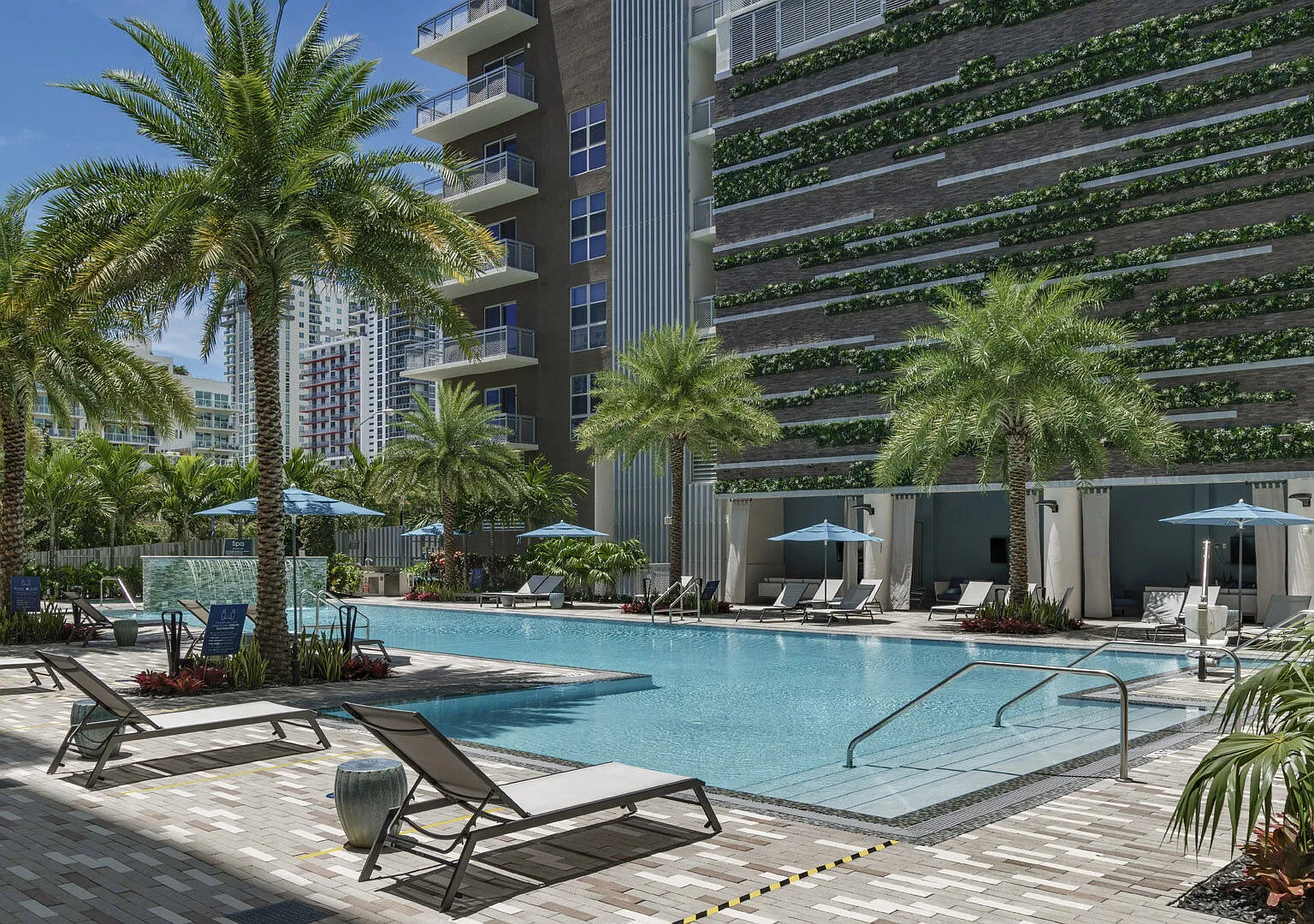 Blu27 at Edgewater — Photo 1