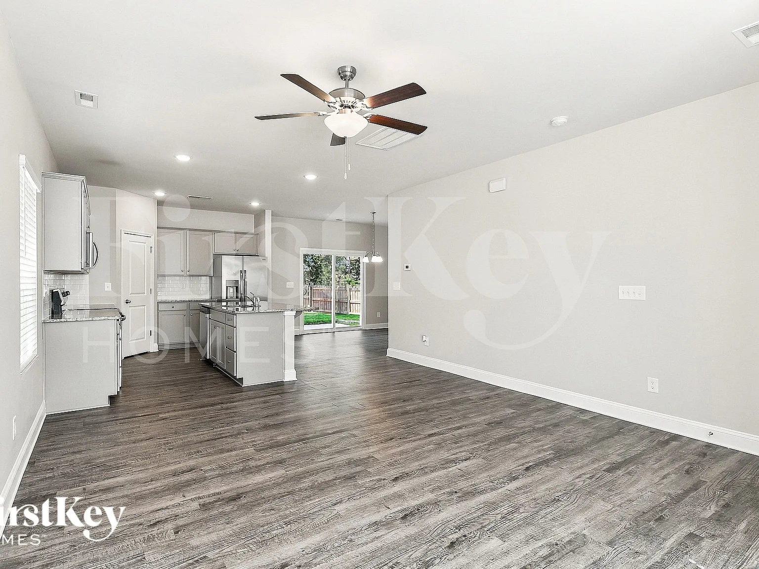 3 bed, 2.5 bath, 1881 sqft, $2,500 — Photo 4
