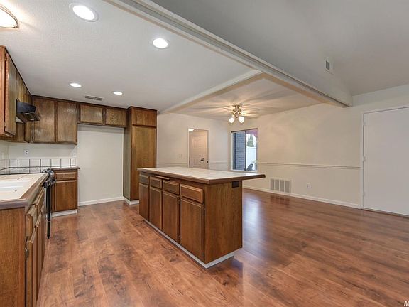 3rd image of 6857 Bix Ave